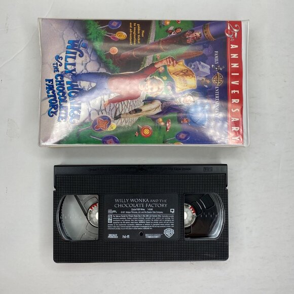 Vintage Willy Wonka & The Chocolate Factory 25th Anniversary VHS Tape Clamshell - Picture 7 of 8